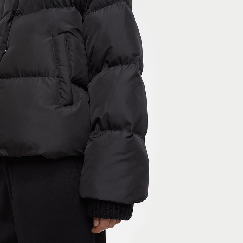 Cropped puffer jacket black