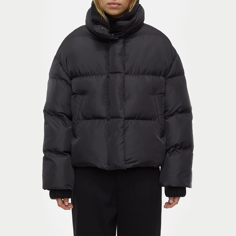 Cropped puffer jacket black