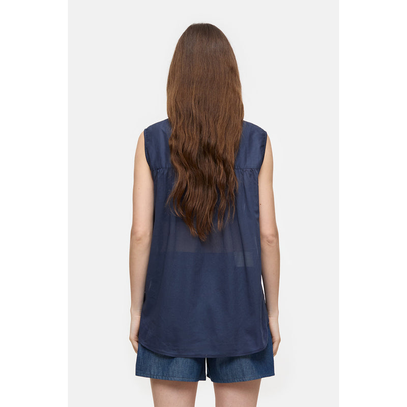 Top with gathering space blue