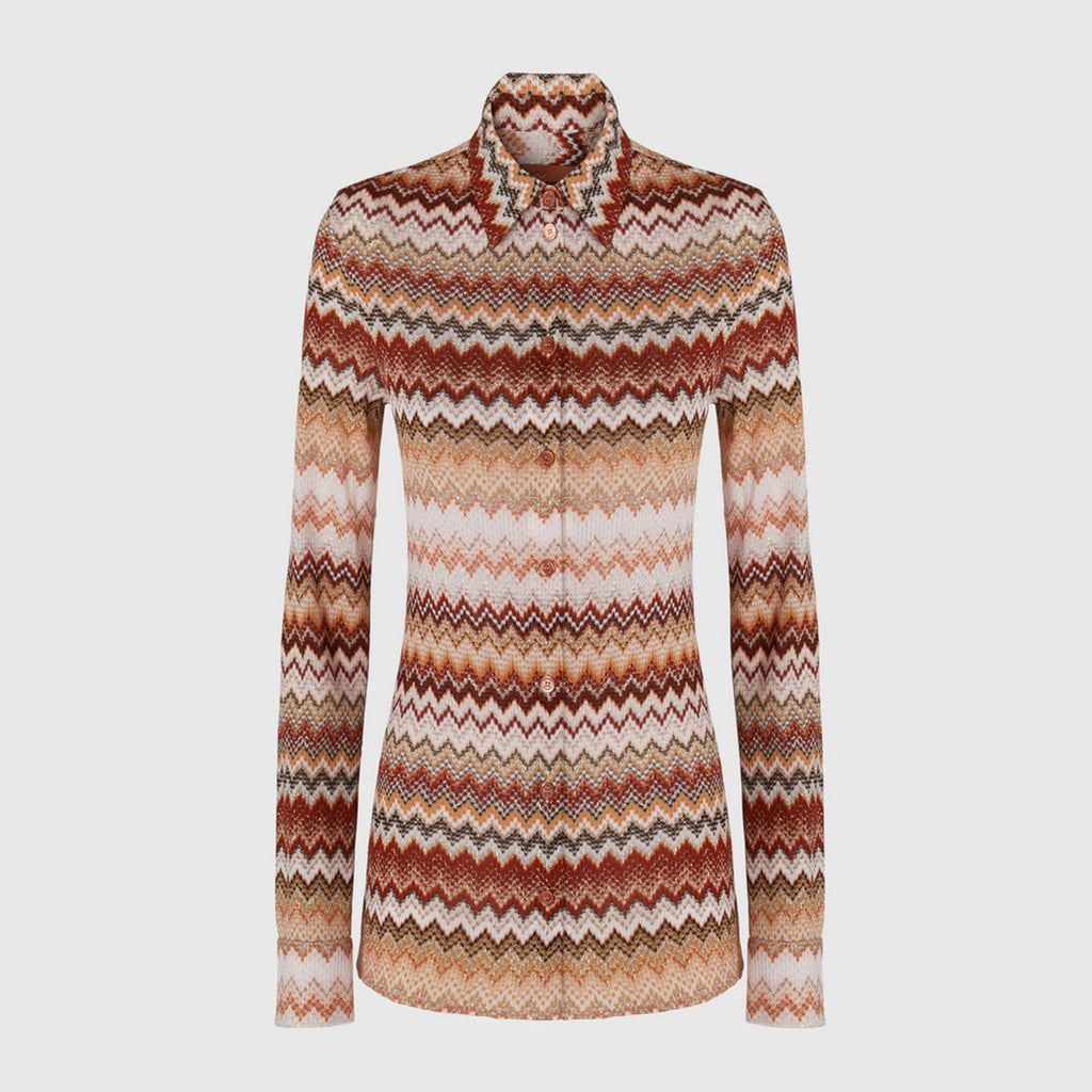 Shirt with zig zag pattern