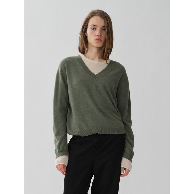 Women's oversized v-neck khaki